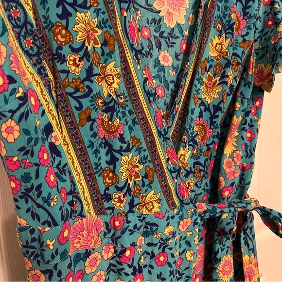 True wrap dress with ruffle hem - Picture 5 of 6